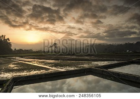 The View From The One Villages When The Morning,panoramic Sindoro Volcano, Ashing Lok And Beautiful,