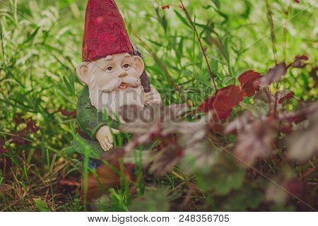 Cute Little Gnome Garden Model, Summer Decorative Statue, Outdoor Sculpture, Fantasy Figure In Grass