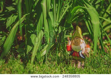 Cute Little Gnome Garden Model, Summer Decorative Statue, Outdoor Sculpture, Fantasy Figure In Grass