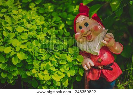 Cute Little Gnome Garden Model, Summer Decorative Statue, Outdoor Sculpture, Fantasy Figure In Grass