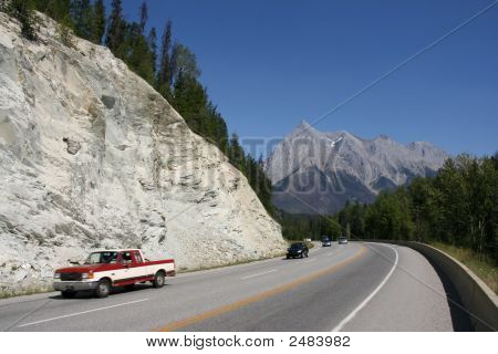 ロッキー山脈での車