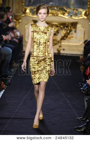 Aquilano Rimondi - pas startowy - kolekcja jesień/zima 2011 - Milan Fashion Week