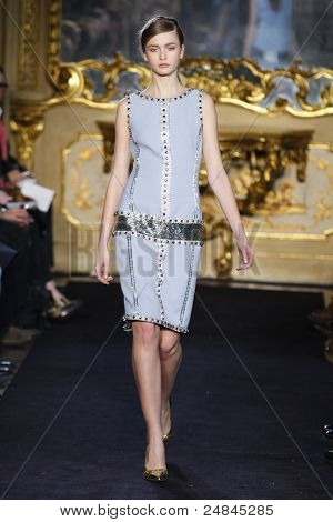 Aquilano Rimondi - pas startowy - kolekcja jesień/zima 2011 - Milan Fashion Week