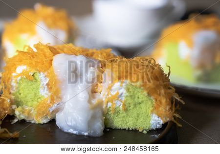 Close Up Selective Focus Piece Of  Gold Egg Yolk Thread Cake , Or  'cake Foi Tong