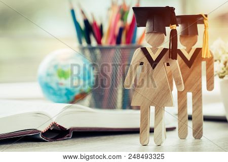 Australia Education Knowledge Learning Study Abroad International Ideas. People Sign Wood With Gradu