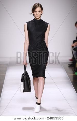 Gianfranco Ferre ฤดูใบไม้ร่วง/ฤดูหนาว 2011 คอลเลกชัน - มิลาน