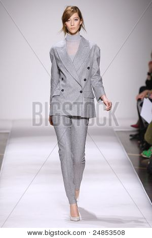 Gianfranco Ferre ฤดูใบไม้ร่วง/ฤดูหนาว 2011 คอลเลกชัน - มิลาน