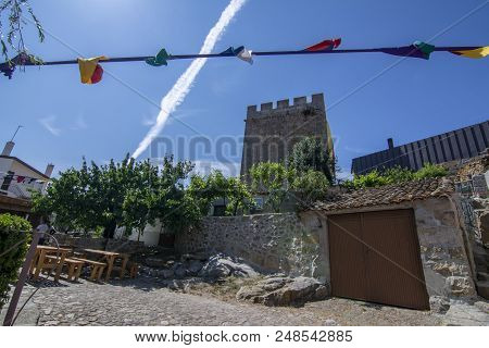 Pinhel, Portugal, June 2017: Celebration Of The Medieval Fair In The Walled Enclosure Of The Castle 