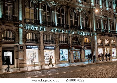 Lisbon - April 01 , 2018 :  Hotel At Night In Restauradores Square In Lisbon. Restauradores Square