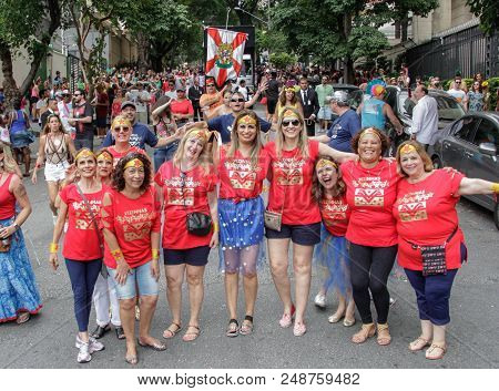 Sao Paulo, Brazil - February 3, 2018: An Unidentified Group Of Happy Brazilian People Celebrating Ca