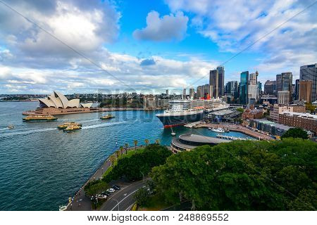 Sydney, Australia - March 9, 2018 - Ferries Hustle In And Out Of The Docks At Circular Quay In Sydne