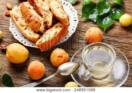 Italian Almond Biscotti