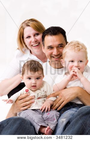 ภาพครอบครัวมีความสุข