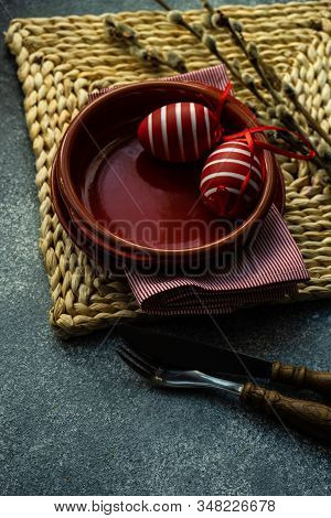 Easter Holiday Table Setting