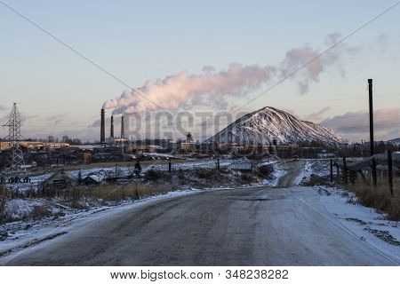 Yarega Is An Urban-type Settlement Located In Komi Republic, Russia. The Yaregskoye Oil Field Is Bei