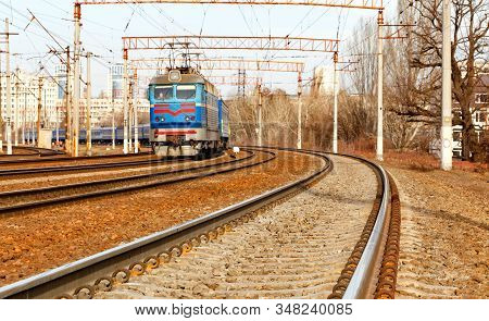 The Prospect Of A Multi-channel Railway For Electric Trains With Overhead Power Lines In The Early S