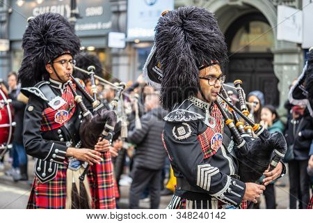 London, January 26, 2020. Shree Muktajeevan Swamibapa Pipe Band. Members Of Parade In London Chinato
