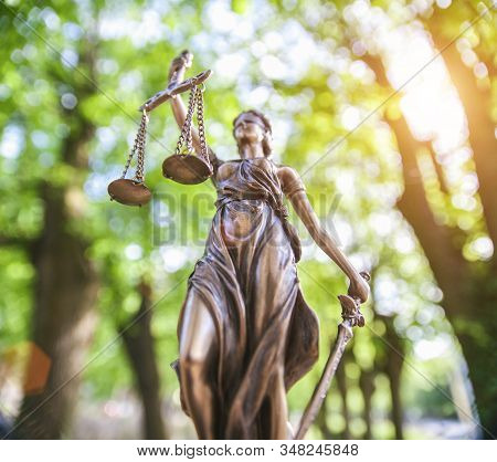 The Statue Of Justice - Lady Justice Or Iustitia / Justitia The Roman Goddess Of Justice
