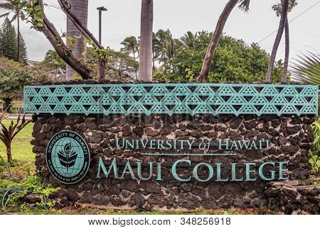Kahului, Maui,, Hawaii, Usa. - January 12, 2020: English Language Sign For University Of Hawaii, Mau