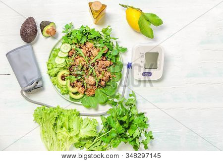 Red Lentils, Kidney Beans, Tofu Vegetarian Salad With Lettuce, Parsley, Avocado, Spinach, Fig And Le