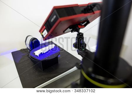 Professional 3d Scanner Scanning An Industrial Object, Plastic Molding Placed On A Turntable, Metrol