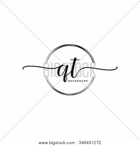 Qt Initial Handwriting Logo With Circle Template Vector.
