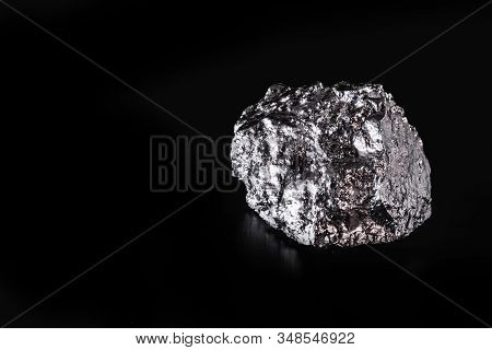 Platinum Is A Chemical Element Used In The Chemical Industry As A Catalyst For The Production Of Nit
