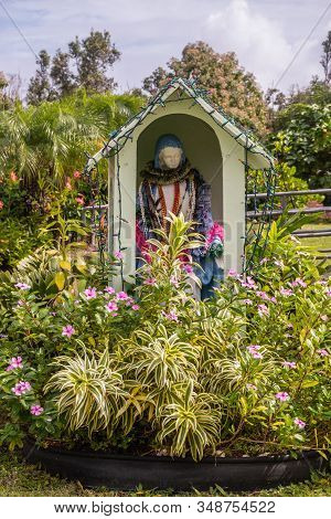 Kalapana, Hawaii, Usa. - January 14, 2020: Mary, Star Of The Sea Catholic Church. Statue In Niche Of