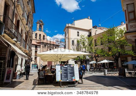 Salamanca, Spain - May, 2018: Tourists And Locals At The Famous Antique Plaza Del Corrillo Of Salama