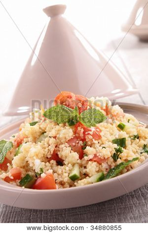 Tajine, couscous et légumes