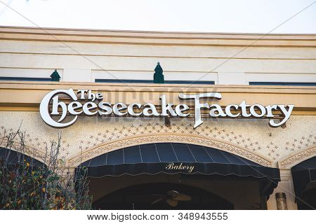 Los Angeles/usa- 01.12.20 :  Cheesecake Factory Restaurant At The Grove Shopping Mall