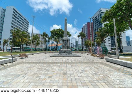 Recife, Pe, Brazil - October 14, 2021: Boa Viagem Square And The Obelisk.