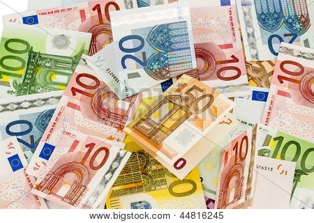 birçok euro banknot. servet ve yatırım için sembolik fotoğraf.