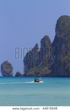 เรือหางยาวยาวหางเรือในจังหวัดภูเก็ต