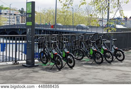 04.25.2019 Zurich Switzerland City, Central Area: Green Black E-bikes Züri Velos For Customers Who N