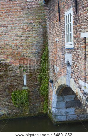 House Bridge