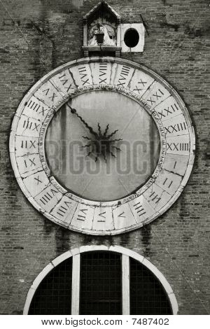 einzigartige Uhr