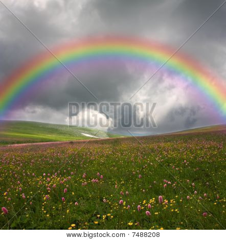 arcobaleno sopra Campo fiorito