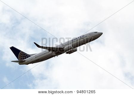 United Airlines Boeing 737-824