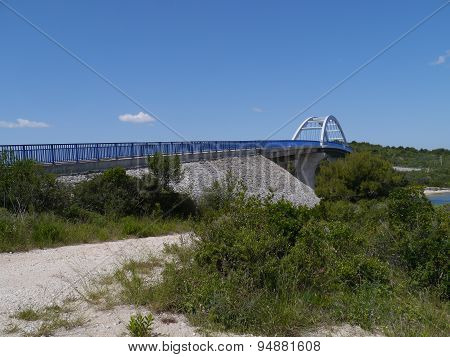 The bridge over the Zdrelac strait