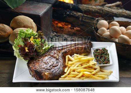 Prime rib with fries and salad