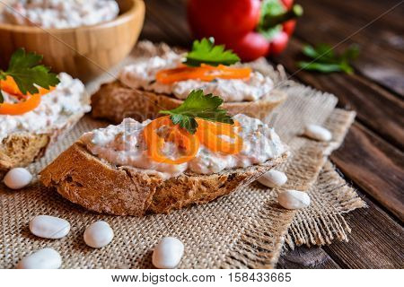 Vegetable Bean Spread With Pepper, Onion And Parsley