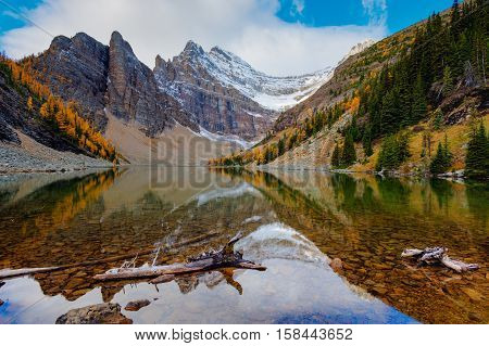 Hiking Lake Agnes