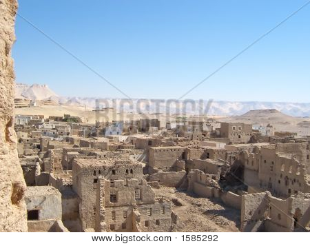 Små gamle landsby af mursten af tørre mudder, El Qasr, oase af Dakhla, Lybian ørkenen, Egypten