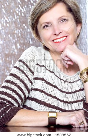 Zralá žena úsměvy