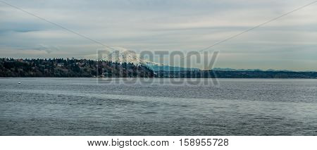 A panormaic view of Mount Rainier on an overcast day.