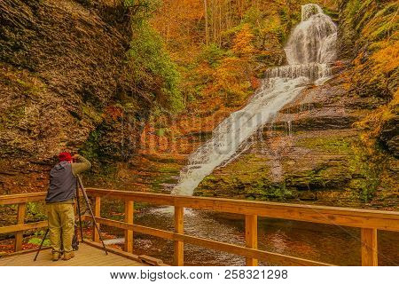 Dingmans Falls Waterfall In The Poconos Mountains , Pennsylvania Us