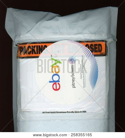 New York, Usa - Circa September 2018: Packet Sent With Ebay Global Shipping Programme Through The Pi