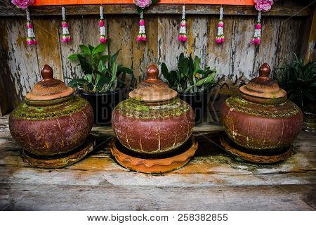 Thai Antique Clay Pot Earth Ware For Drinking Water
