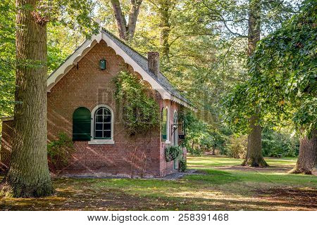 Old Laundry House In The Park On The Estate Wallsteyn Near The Village Achtmaal, Municipality Zunder